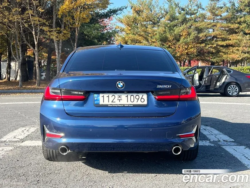 BMW 3-Series 2022 из KR, фото 4