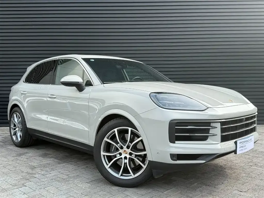Porsche Cayenne — фото 1