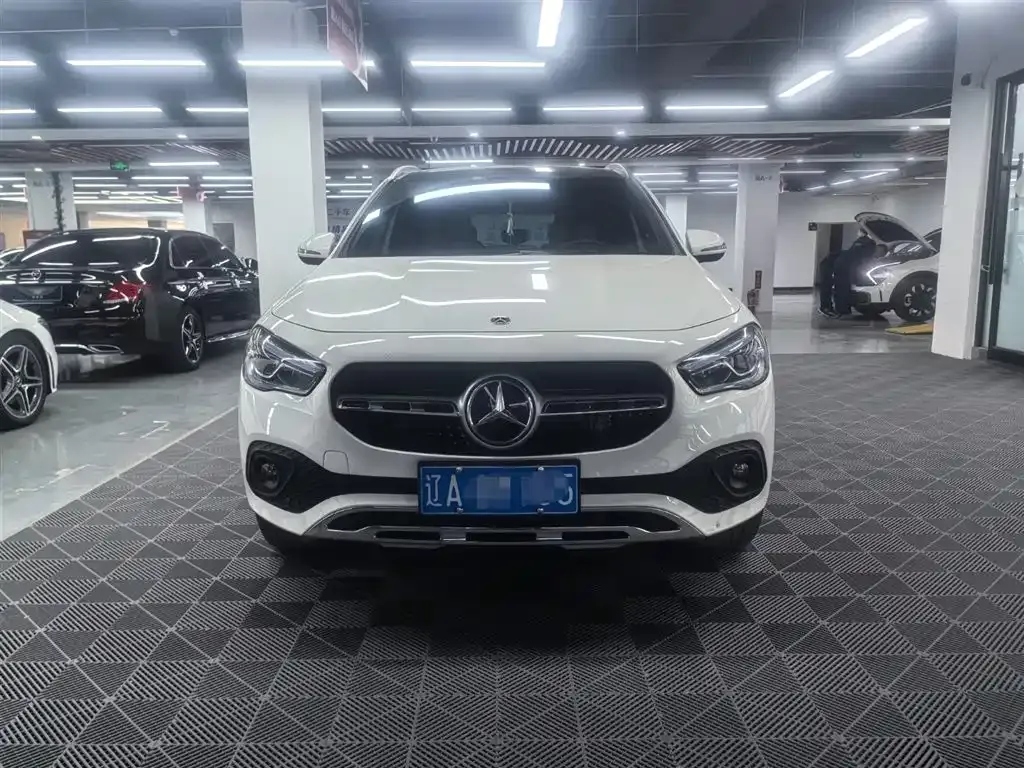 Mercedes-Benz GLA 2023 из CN, фото 2