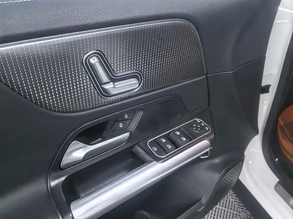 Mercedes-Benz GLA 2023 из CN, фото 8