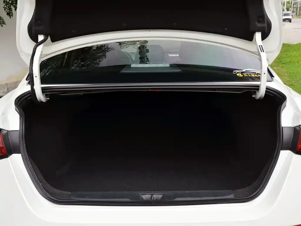 Nissan Sylphy 2023 из CN, фото 7
