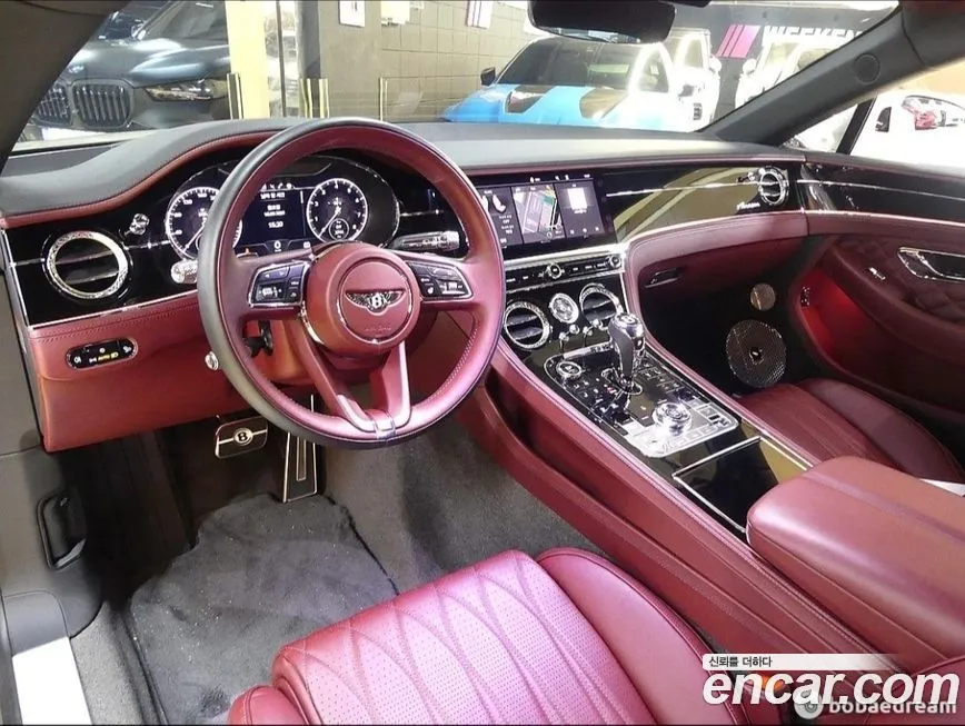 Bentley Continental 2024 из KR, фото 5