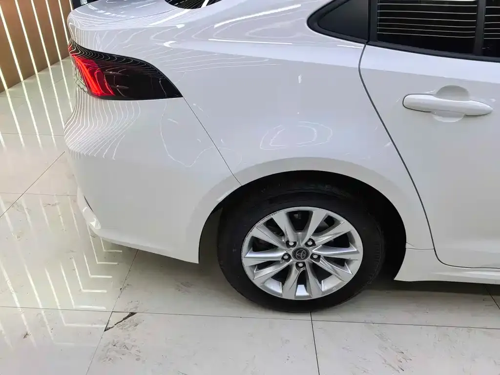 Toyota Corolla 2023 из CN, фото 7