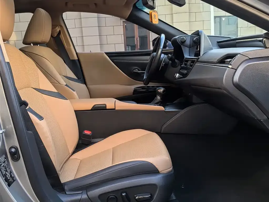 Lexus ES 2022 из CN, фото 10