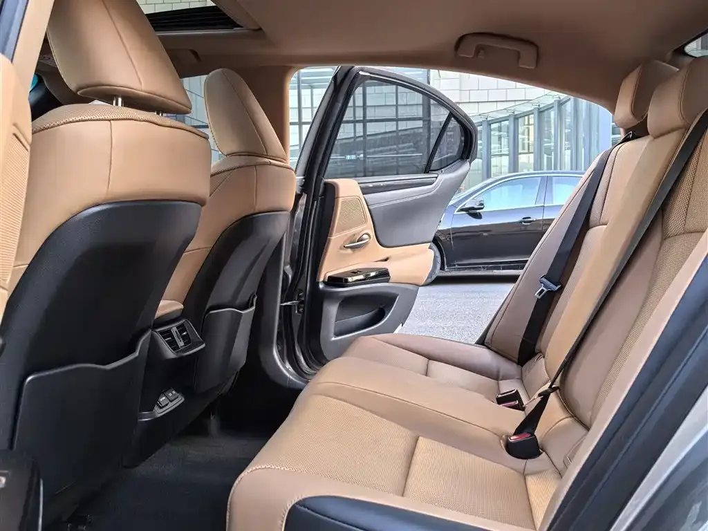 Lexus ES 2022 из CN, фото 8