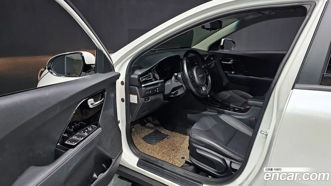 Kia Niro — фото 10