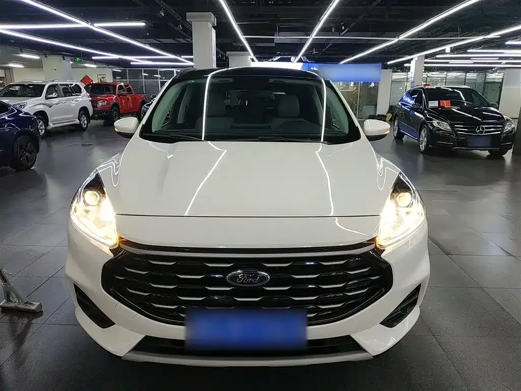 Ford Escape 2023 из CN, фото 3