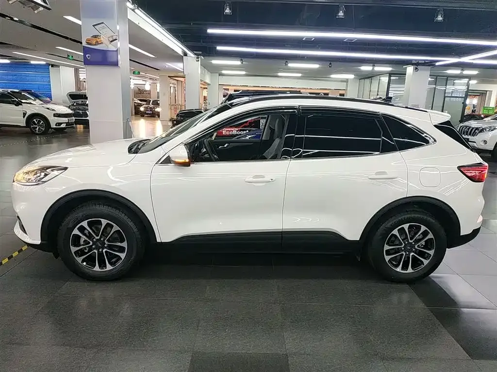 Ford Escape 2023 из CN, фото 5