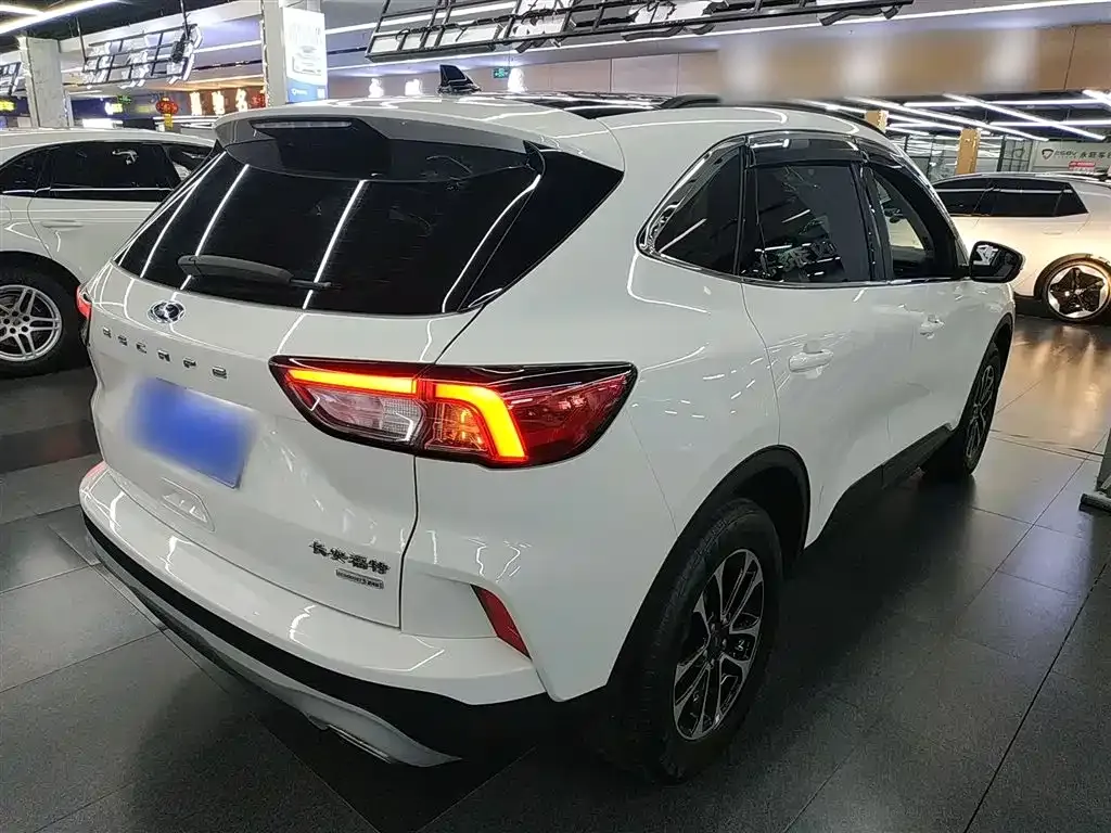 Ford Escape 2023 из CN, фото 7