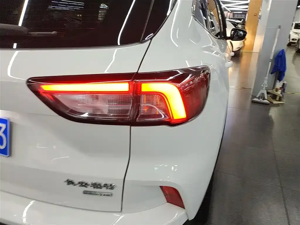 Ford Escape 2023 из CN, фото 8