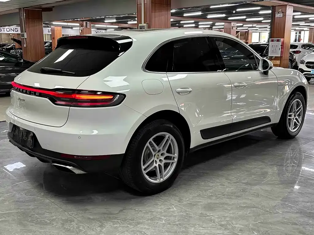 Porsche Macan — фото 10