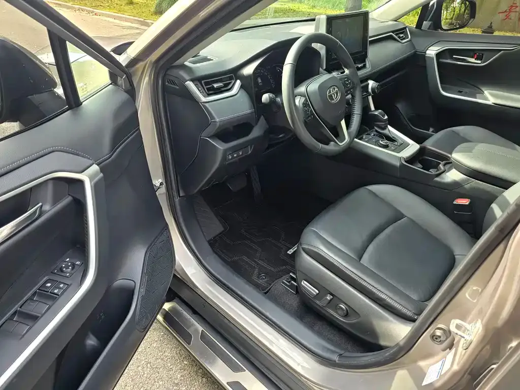 Toyota RAV4 2021 из CN, фото 4