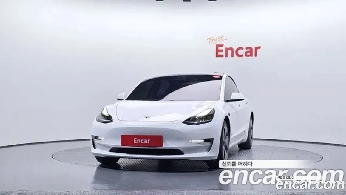 Tesla Model 3 — фото 3