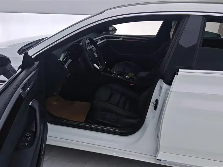 Volkswagen CC 2024 из CN, фото 9