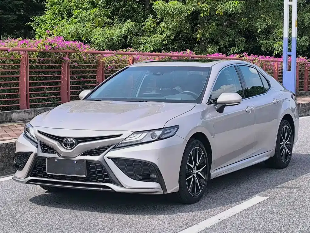 Toyota Camry 2022 из CN, фото 1