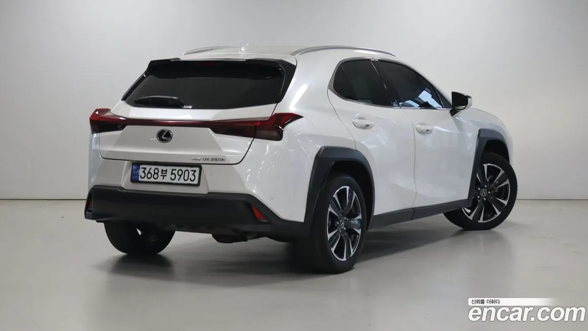 Lexus UX 2023 из KR, фото 2