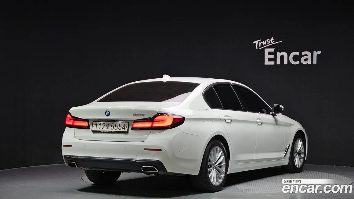 BMW 5-Series 2023 из KR, фото 2