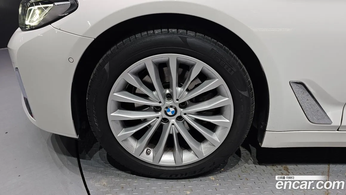 BMW 5-Series 2023 из KR, фото 5