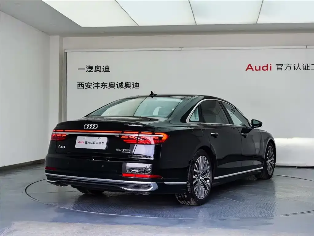 Audi A8 2025 из CN, фото 4