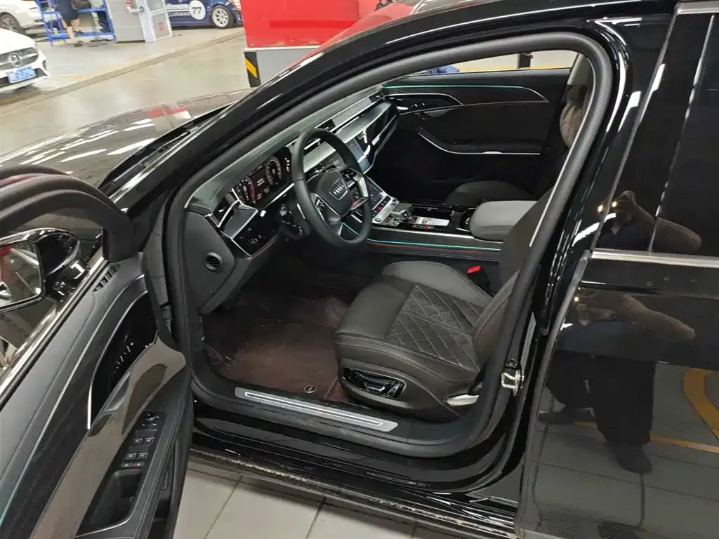 Audi A8 2025 из CN, фото 6