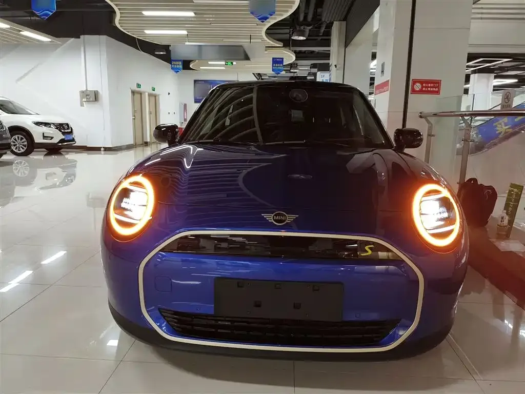 [object Object] MINI COOPER EV 2024 из CN, фото 3