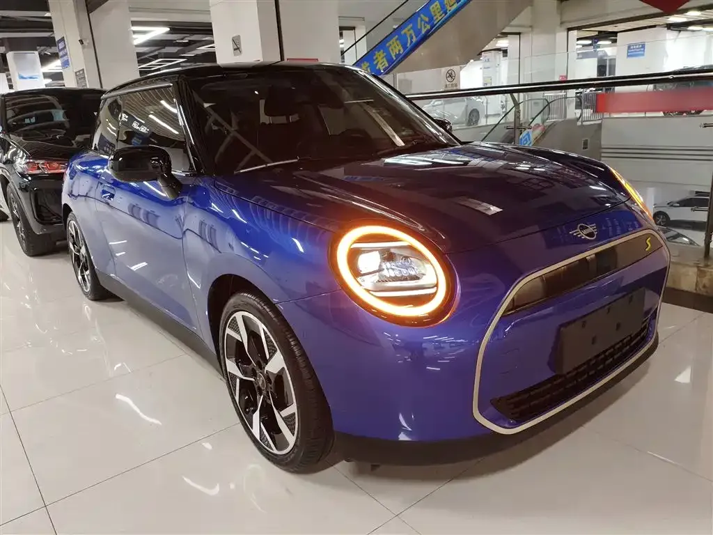 [object Object] MINI COOPER EV 2024 из CN, фото 4