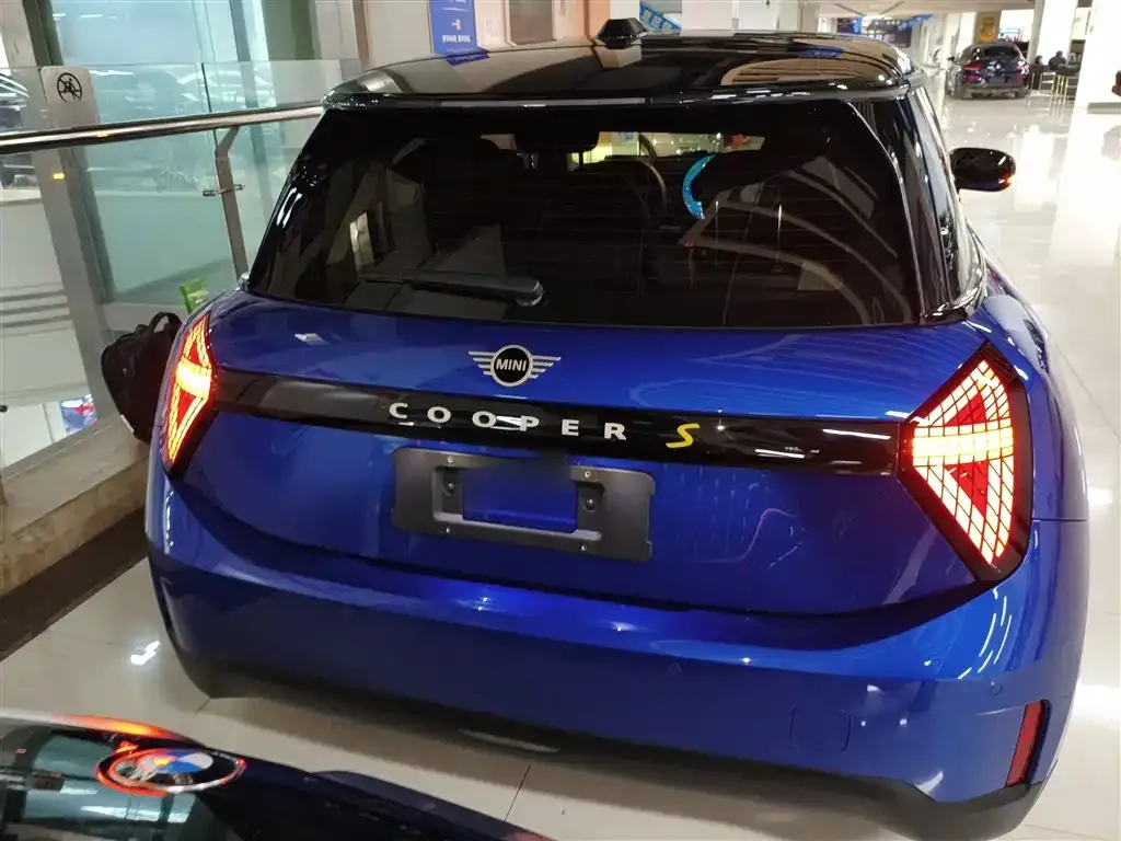 [object Object] MINI COOPER EV 2024 из CN, фото 6