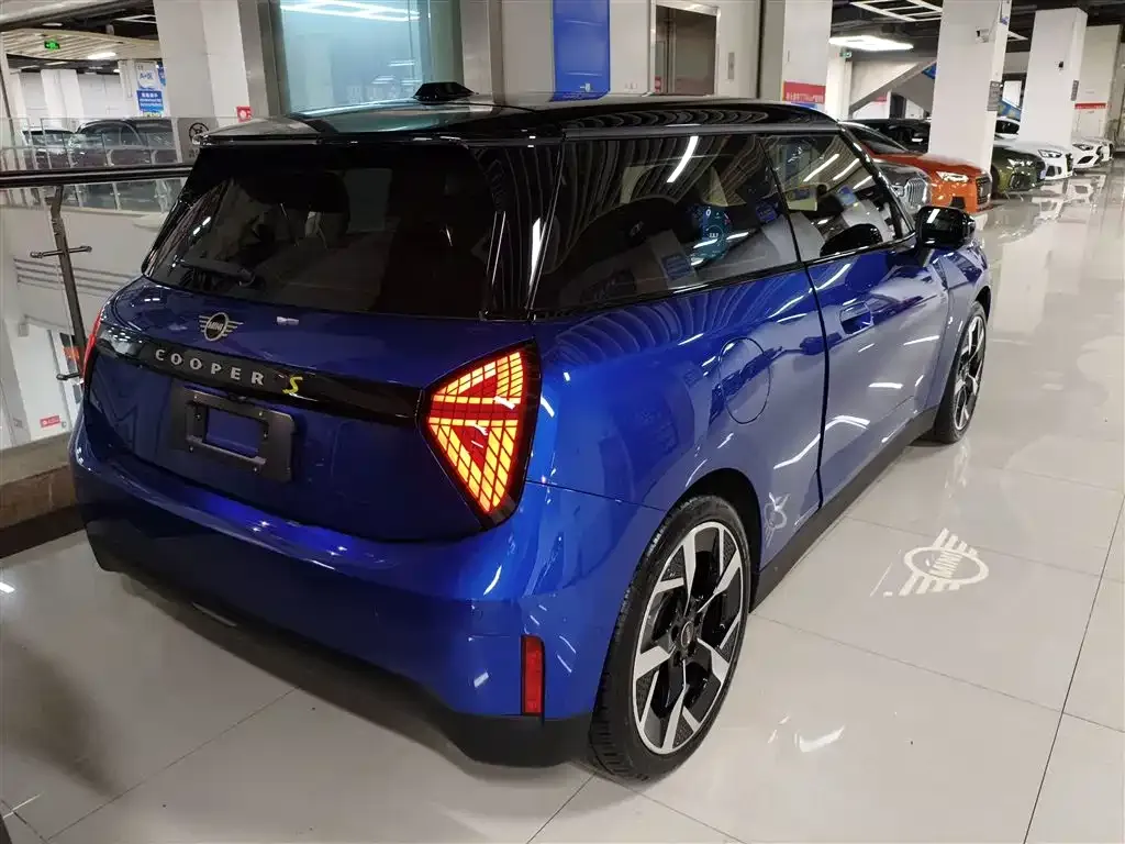 [object Object] MINI COOPER EV 2024 из CN, фото 7