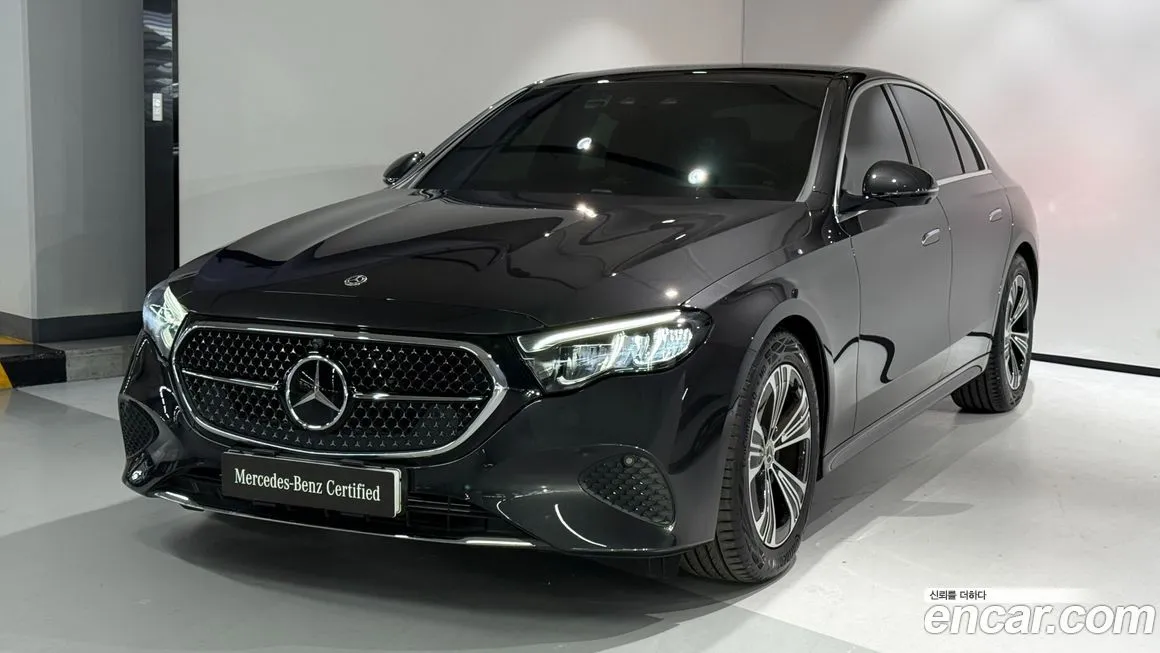 Mercedes-Benz E-Class — фото 1