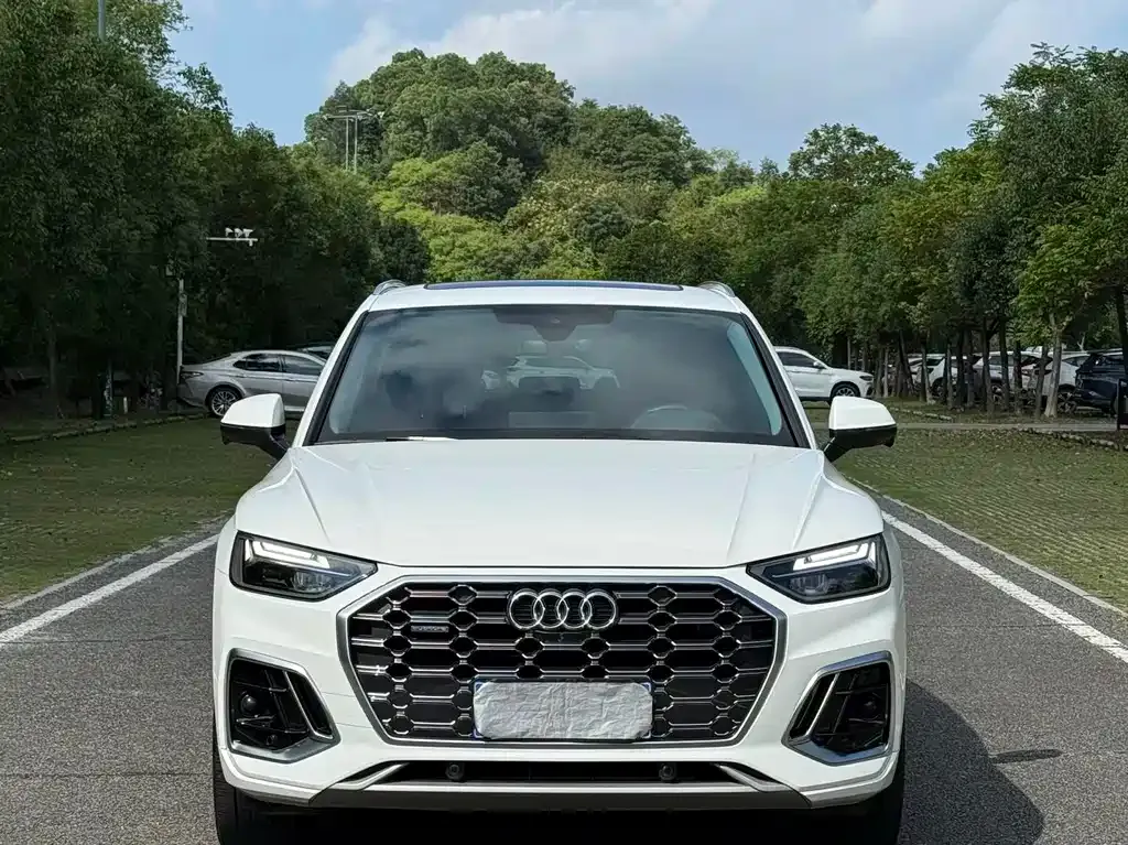 Audi Q5L 2022 из CN, фото 2