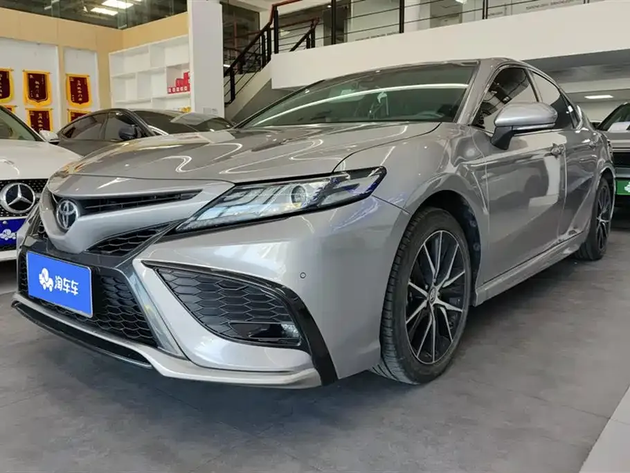 Toyota Camry 2023 из CN, фото 1