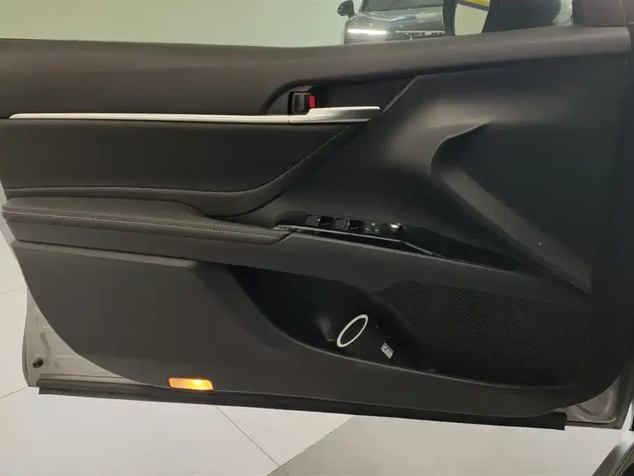 Toyota Camry 2023 из CN, фото 7