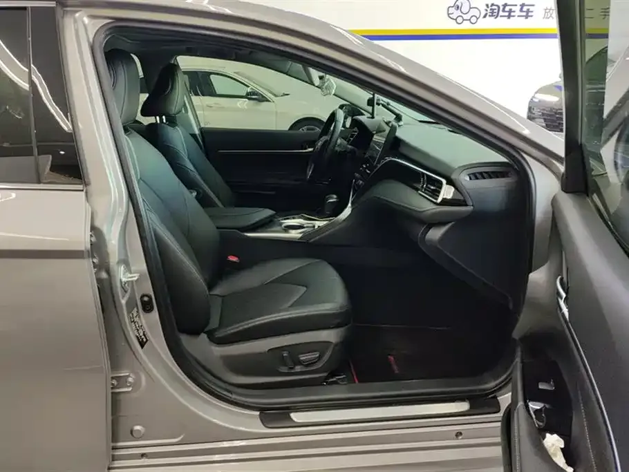 Toyota Camry 2023 из CN, фото 8