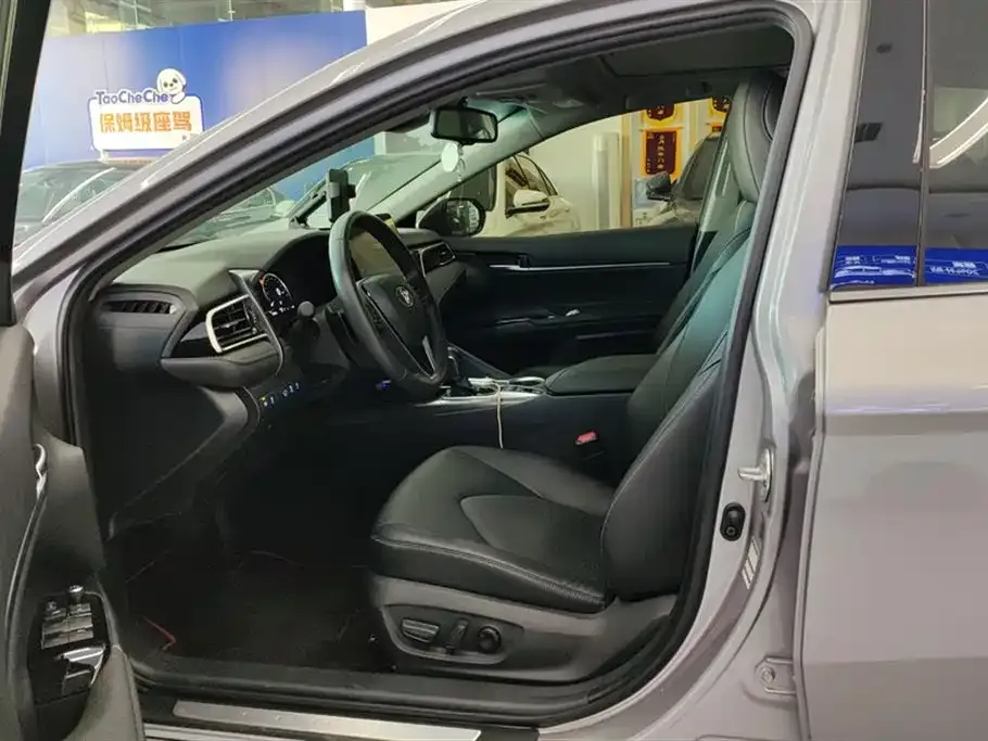 Toyota Camry 2023 из CN, фото 9