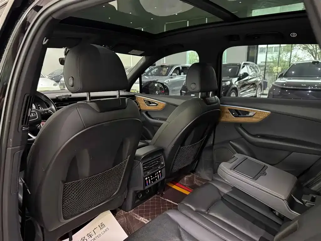 Audi Q7 2022 из CN, фото 6