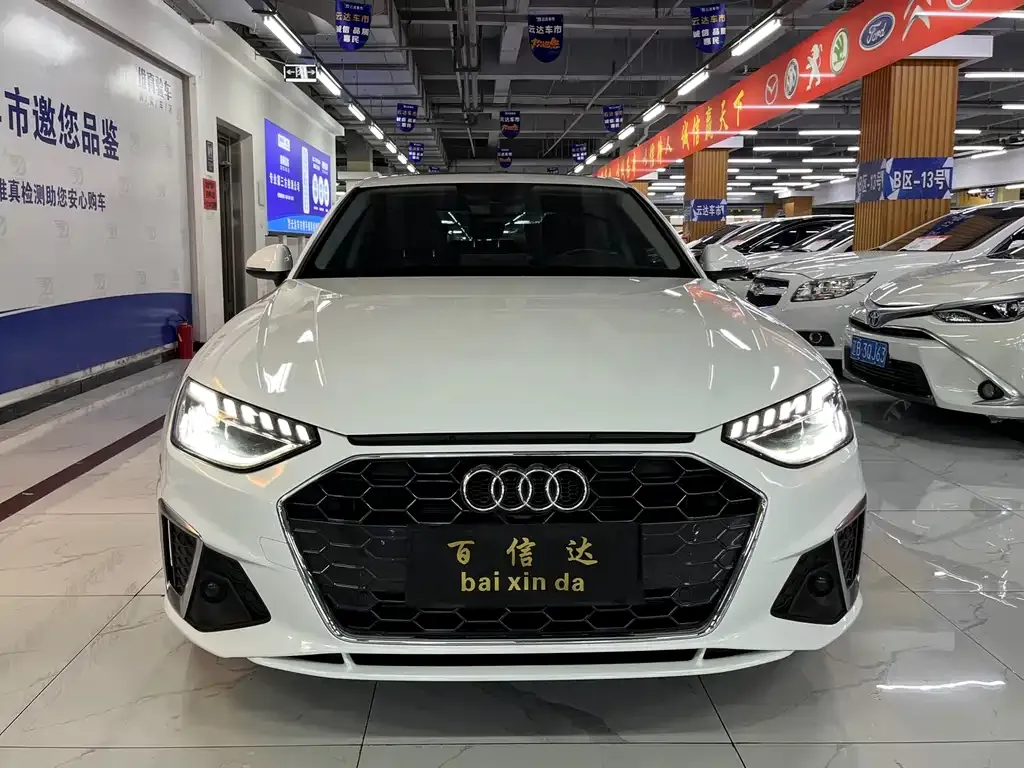 Audi A4L 2021 из CN, фото 1