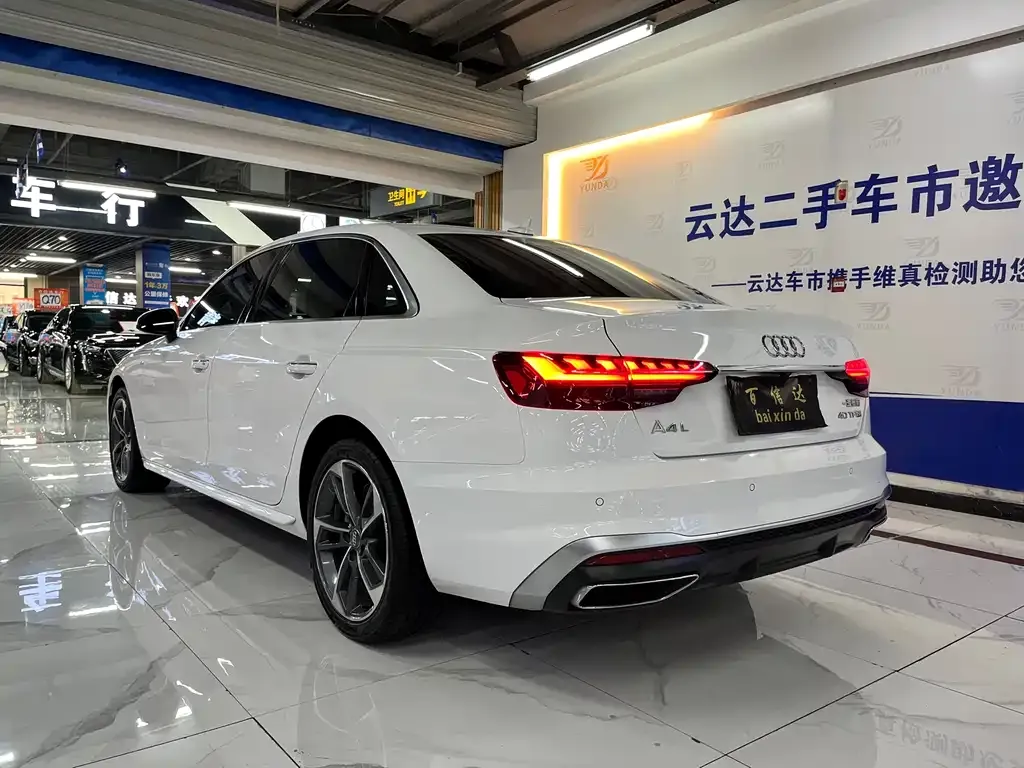 Audi A4L 2021 из CN, фото 3