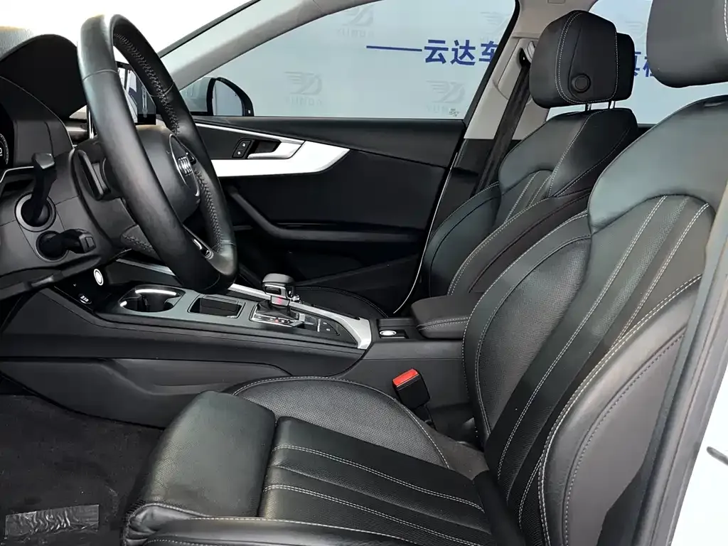 Audi A4L 2021 из CN, фото 9