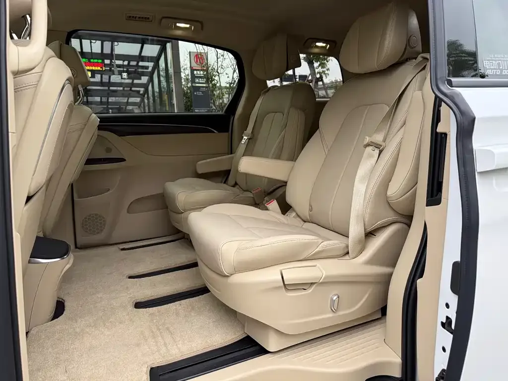 Buick GL8 2023 из CN, фото 6