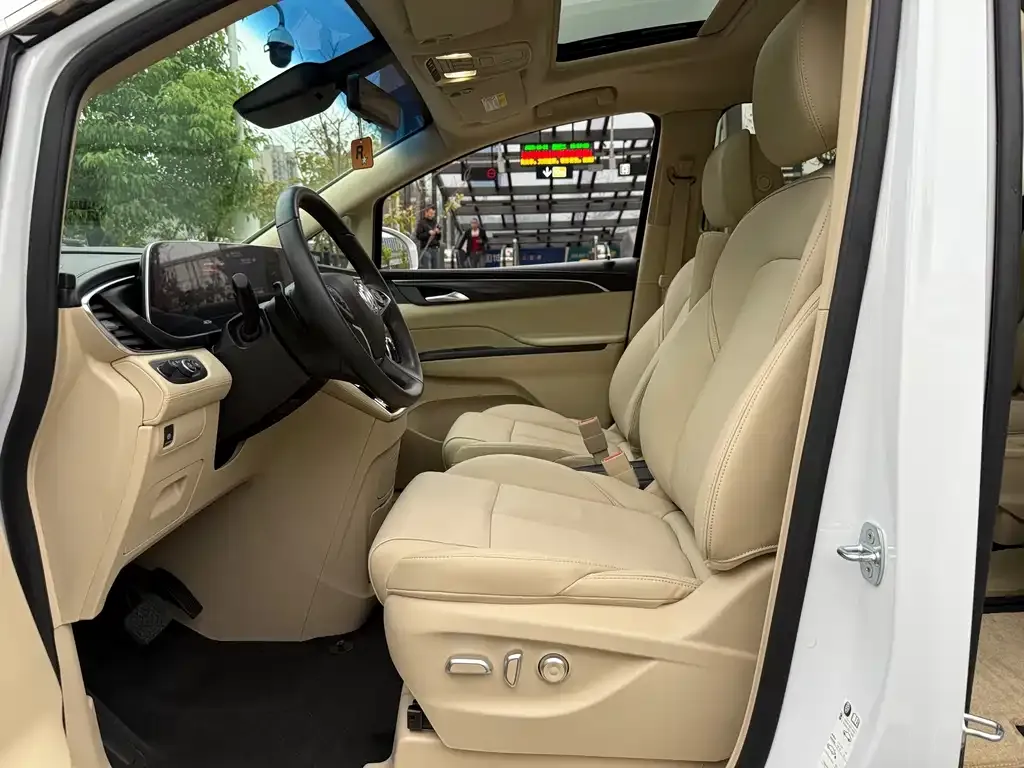 Buick GL8 2023 из CN, фото 7