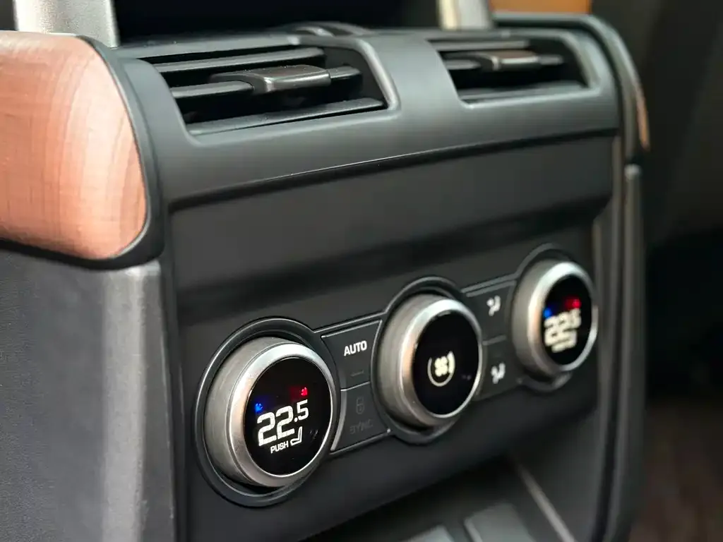 Land Rover Defender 2023 из CN, фото 7