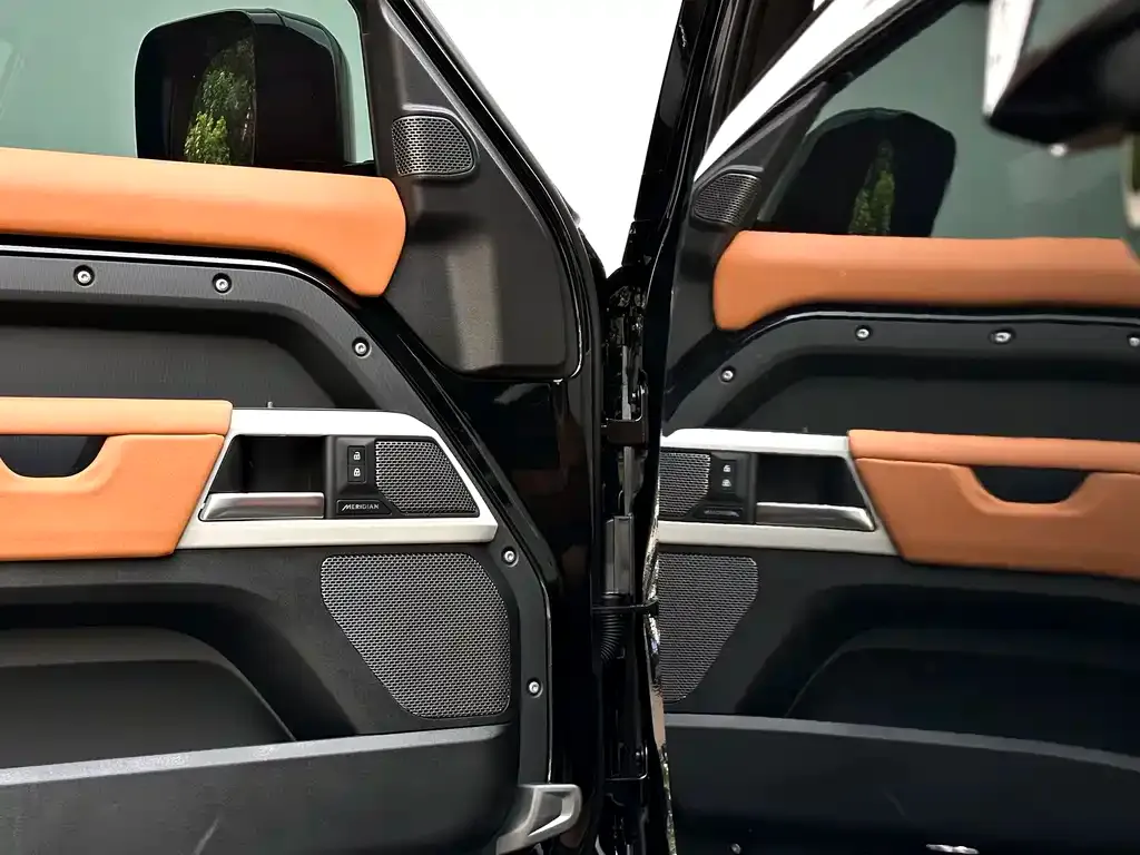 Land Rover Defender 2023 из CN, фото 8