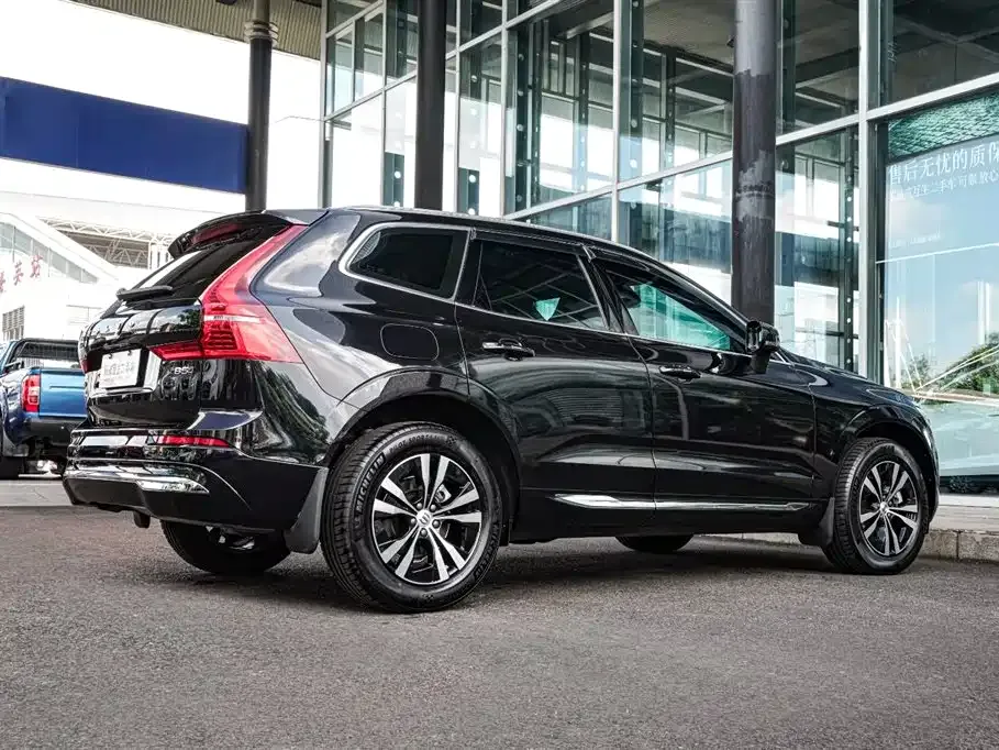 Volvo XC60 — фото 6