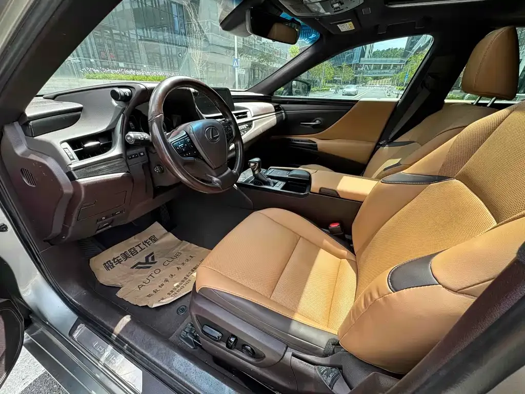 Lexus ES 2021 из CN, фото 7