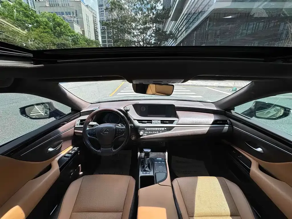 Lexus ES 2021 из CN, фото 8