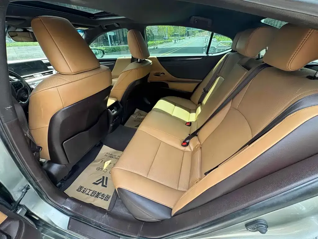 Lexus ES 2021 из CN, фото 9