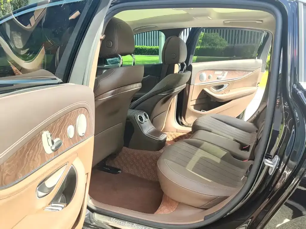 Mercedes-Benz E-Class 2023 из CN, фото 7