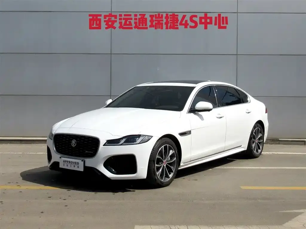 Jaguar XFL — фото 1