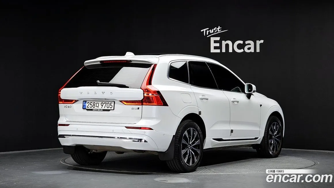 Volvo XC60 — фото 2