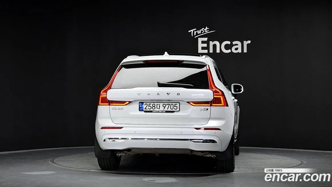 Volvo XC60 — фото 4